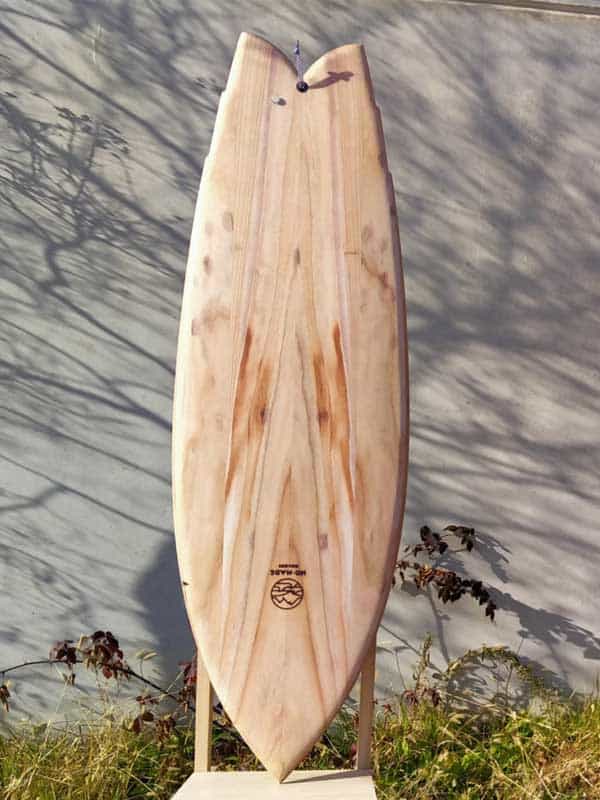 Tavola surf in legno modello fish la foto reale della tavola da surf wood