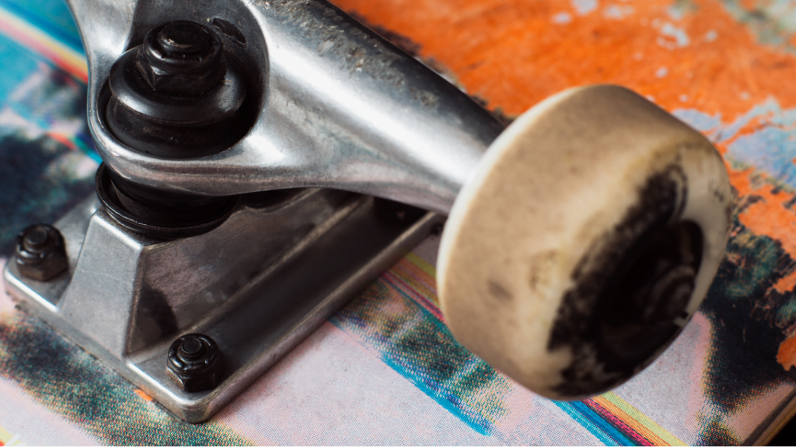 TRUCK E RUOTE L'HARDWARE DELLA TAVOLA DA SKATE