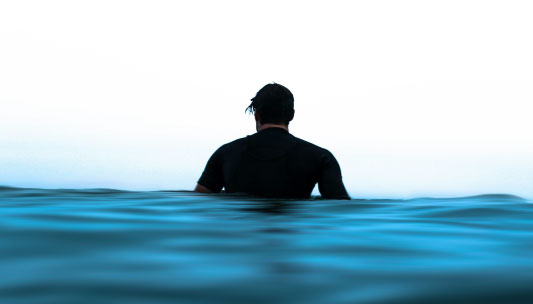 WAITING SURFER